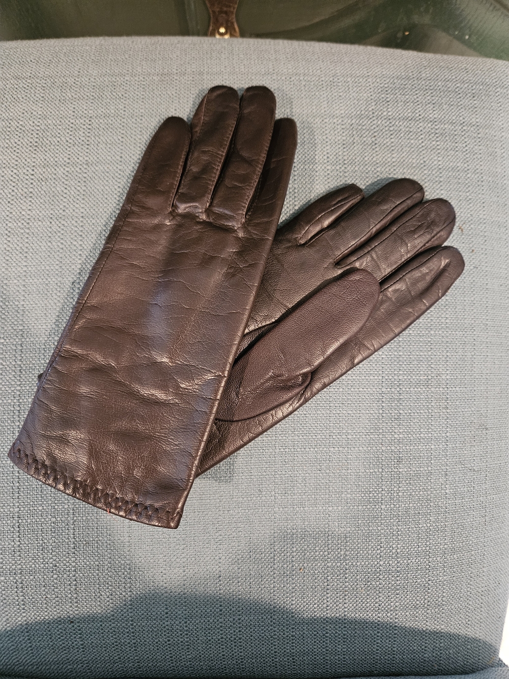 Vintage Leather Gloves - Picture 3 of 8